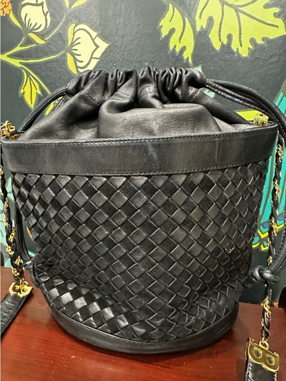 Vintage Bally Black Woven Lambskin Bucket Bag | Mid-1980s | Braided Chain Strap - Picture 12 of 15